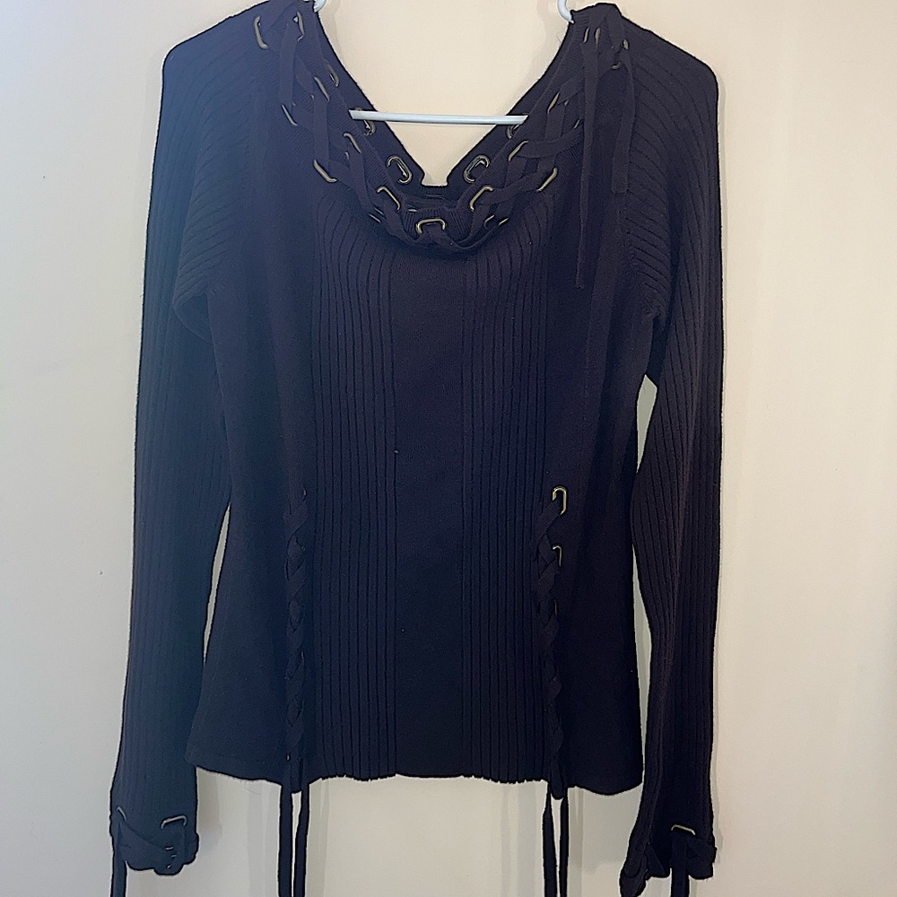 Etincelle Couture long sleeve sweater, with gold detailing